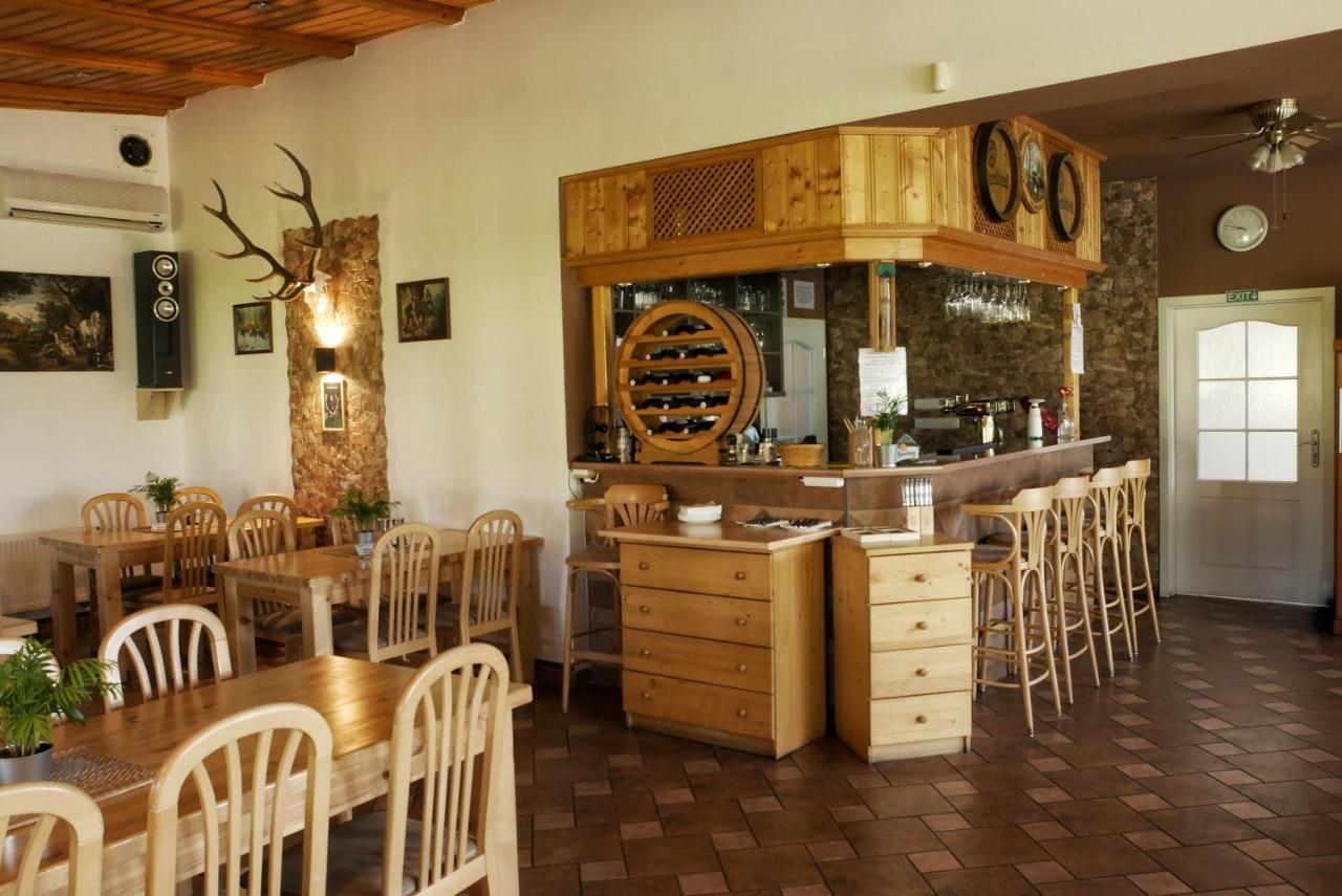 Penzion-Restaurant U Svabku Tachov  Dış mekan fotoğraf